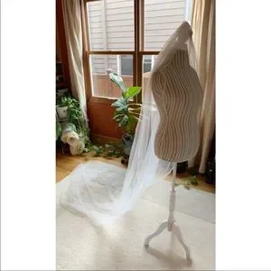 BHLDN | Accessories | New Bhldn Soft Tulle Cathedral Bridal  display picture 3